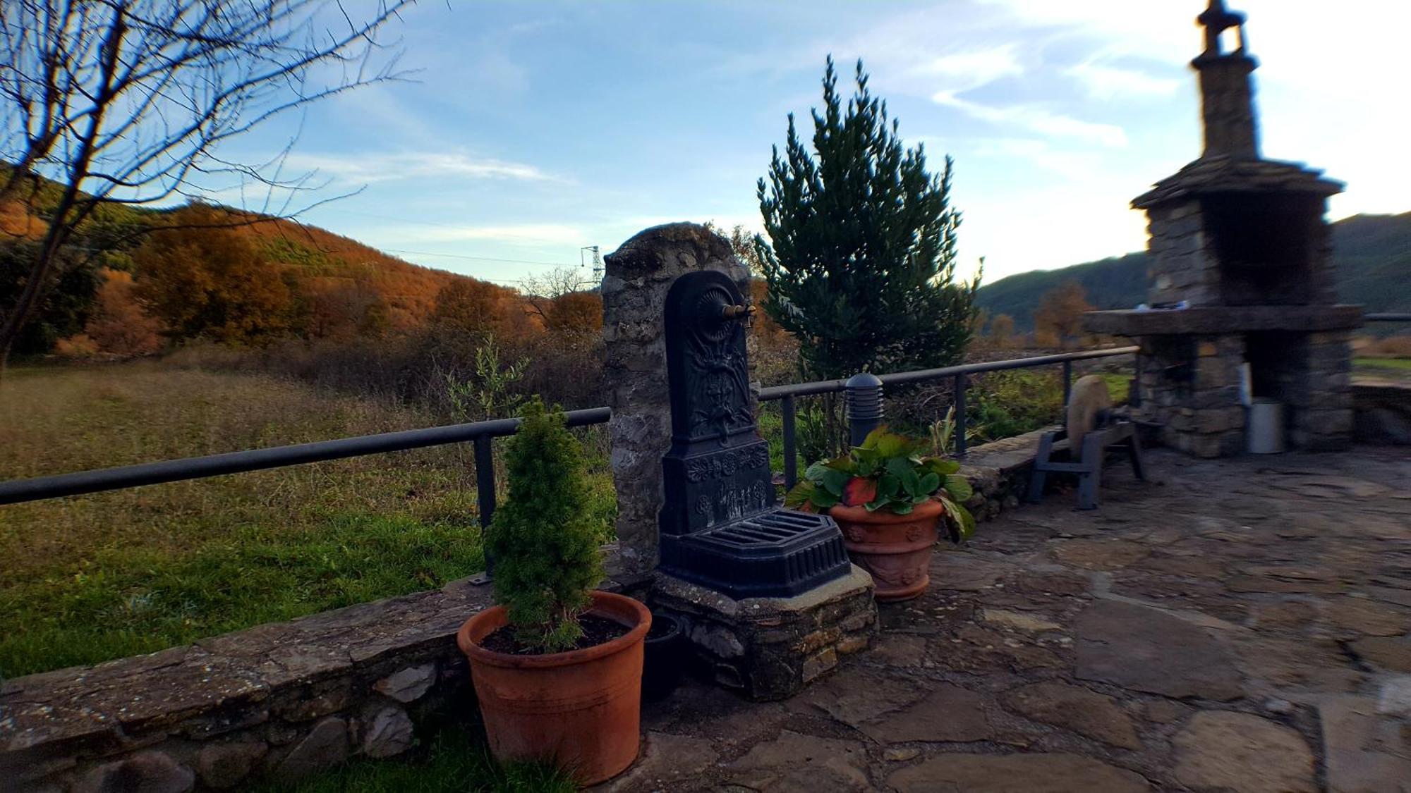 Casas Cleto - *