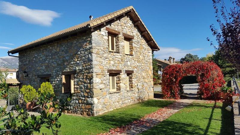 Casas Cleto - *